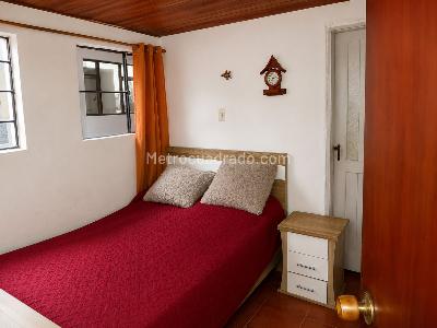 Casa de 4 alcobas en venta en Gran Britalia I, Bogotá, 123 m² · foto 2 de 14