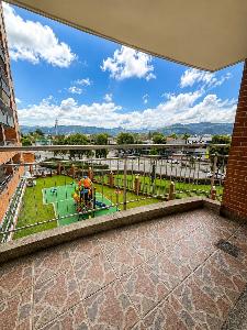 Apartamento de 3 alcobas en venta en Niza Puente Largo, Bogotá, 130 m² · foto 2 de 16