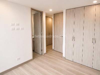 Apartamento de 2 alcobas en venta en Los Rosales Emaus, Bogotá, 50 m² · foto 5 de 13