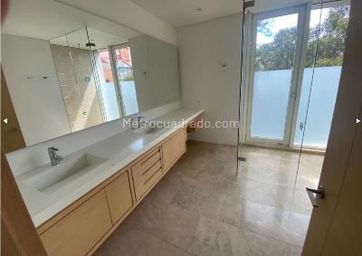 Apartamento de 4 alcobas en venta en Rosales Alto, Bogotá, 393 m² · foto 6 de 11