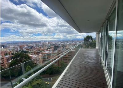 Apartamento de 4 alcobas en venta en Rosales Alto, Bogotá, 393 m² · foto 2 de 11