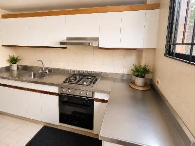 Apartamento en venta en Las Rosales, Bogotá · foto 3 de 14