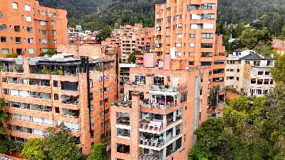 Apartamento en venta en Las Rosales, Bogotá · foto 3 de 20