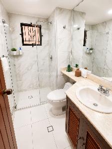 Apartamento de 3 alcobas en venta en Los Rosales, Bogotá, 160 m² · foto 10 de 11