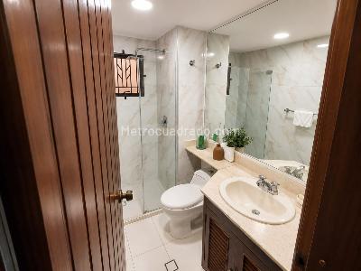 Apartamento de 3 alcobas en venta en Los Rosales, Bogotá, 160 m² · foto 5 de 11