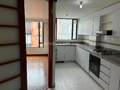 Apartamento de 3 alcobas en venta en Cerros De Sotileza, Bogotá, 137 m² · foto 4 de 14