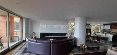 Apartamento de 2 alcobas en venta en Los Rosales Emaus, Bogotá, 322 m² · foto 3 de 7