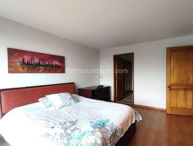 Apartamento de 3 alcobas en venta en Los Rosales Chico, Bogotá, 206 m² · foto 15 de 20
