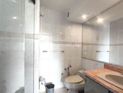 Apartamento de 3 alcobas en venta en Los Rosales Chico, Bogotá, 206 m² · foto 8 de 20