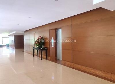 Apartamento de 3 alcobas en venta en Los Rosales Chico, Bogotá, 206 m² · foto 10 de 20
