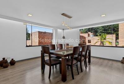 Apartamento en venta en Niza, Bogotá · foto 5 de 13