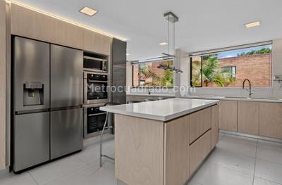 Apartamento en venta en Niza, Bogotá · foto 7 de 13