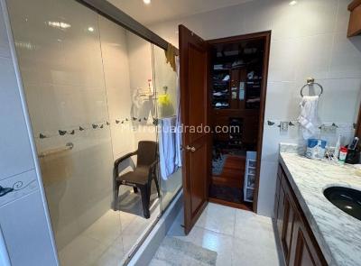 Apartamento de 3 alcobas en venta en Los Rosales Emaus, Bogotá, 200 m² · foto 10 de 11