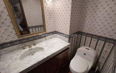 Apartamento de 3 alcobas en venta en Los Rosales Emaus, Bogotá, 200 m² · foto 6 de 11
