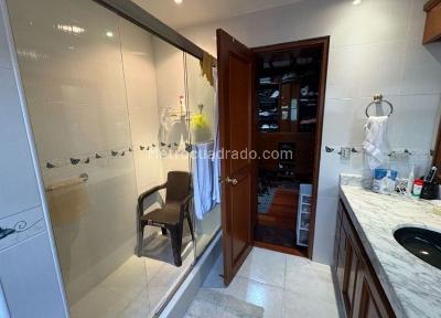 Apartamento de 3 alcobas en venta en Los Rosales Emaus, Bogotá, 200 m² · foto 7 de 11