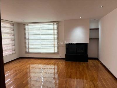 Casa en venta en Santa Barbara, Bogotá · foto 4 de 17
