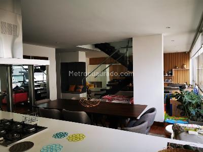 Apartamento de 3 alcobas en venta en Chico Centro, Bogotá, 171 m² · foto 3 de 17