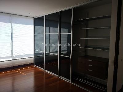 Apartamento de 3 alcobas en venta en Chico Centro, Bogotá, 171 m² · foto 6 de 17