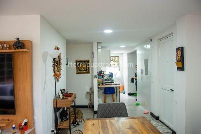 Apartamento de 2 alcobas en venta en Los Rosales, Bogotá, 77 m² · foto 8 de 13