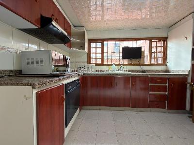 Casa en venta en Santa Barbara Central, Bogotá · foto 17 de 20