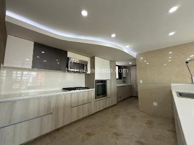 Apartamento de 3 alcobas en venta en El Batan, Bogotá, 200 m² · foto 3 de 20