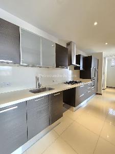 Apartamento de 3 alcobas en venta en Santa Paula, Bogotá, 154 m² · foto 2 de 19
