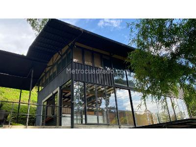 Casa de 3 alcobas en venta en San Peregrino, Manizales, 350 m² · foto 2 de 15