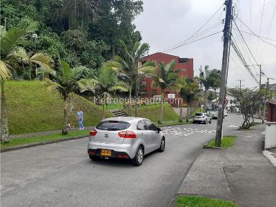Casa en venta en La Camelia, Manizales · foto 3 de 20
