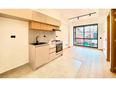 Apartaestudio en venta en Chapinero, Bogotá, 54 m² · foto 3 de 9