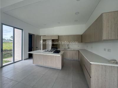 Casa de 4 alcobas en venta en El Eden, Armenia, 244 m² · foto 4 de 19