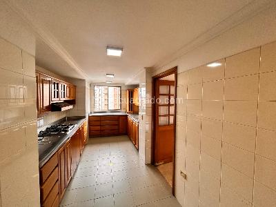 Apartamento de 3 alcobas en venta en Poblado Los Balsos, Medellín, 211 m² · foto 11 de 20