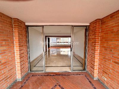 Apartamento de 3 alcobas en venta en Poblado Los Balsos, Medellín, 211 m² · foto 16 de 20