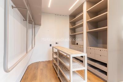 Apartamento en venta en El Poblado El Tesoro, Medellín · foto 11 de 20