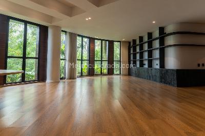 Apartamento en venta en El Poblado El Tesoro, Medellín · foto 2 de 20