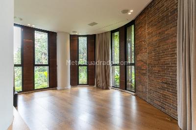 Apartamento en venta en El Poblado El Tesoro, Medellín · foto 8 de 20