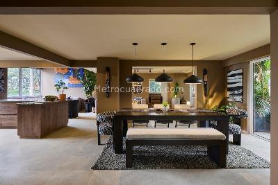 Apartamento en venta en El Poblado El Tesoro, Medellín · foto 2 de 17