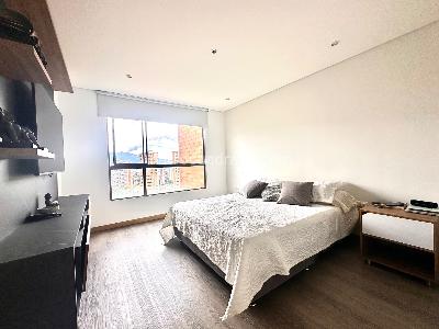 Apartamento de 1 alcoba en venta en El Poblado El Tesoro, Medellín, 68 m² · foto 9 de 13