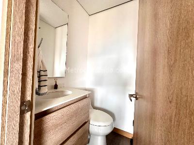 Apartamento de 1 alcoba en venta en El Poblado El Tesoro, Medellín, 68 m² · foto 12 de 13