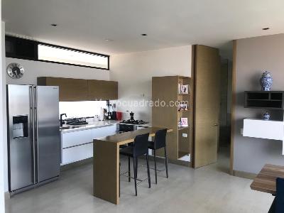 Apartamento de 1 alcoba en venta en Poblado San Lucas, Medellín, 82 m² · foto 3 de 10