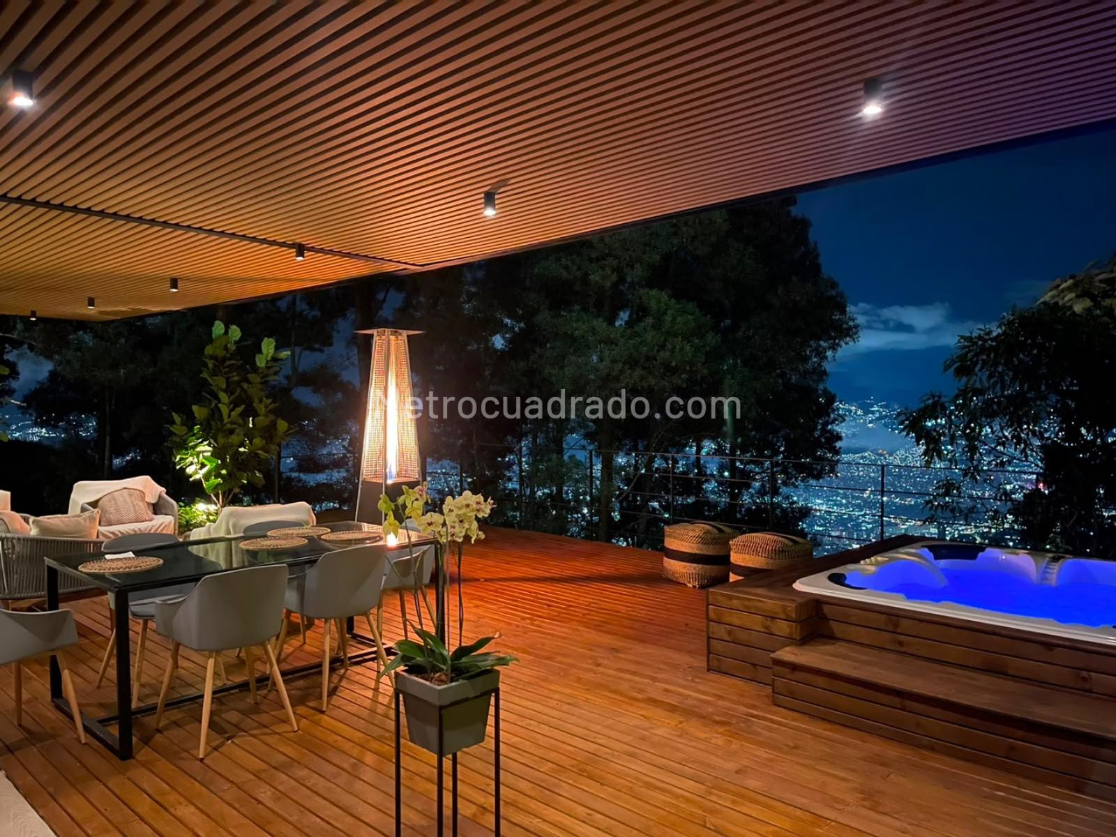 Casa de 2 habitaciones en venta en El Poblado las Palmas, Medellín — imagen 1 de 15