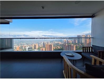 Apartamento de 3 alcobas en venta en Poblado La Calera, Medellín, 184 m² · foto 2 de 8