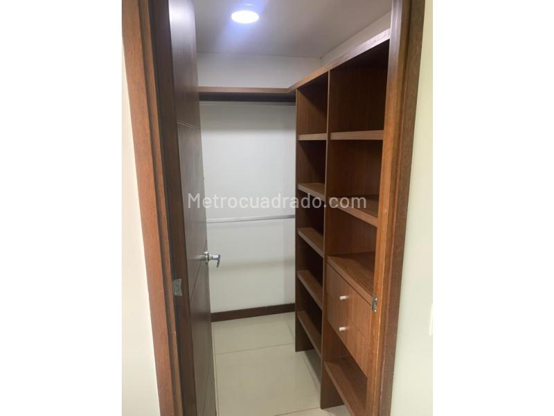 2BR Apartment with Balcony & Amenities in Altos de Calasanz - 3