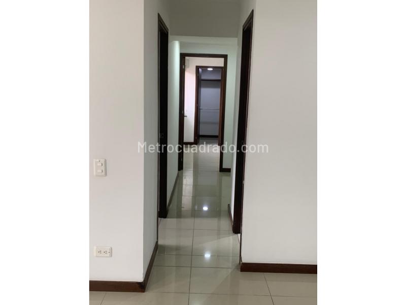 2BR Apartment with Balcony & Amenities in Altos de Calasanz - 8