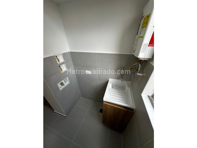 2BR Apartment with Amenities in Altos De Calasanz