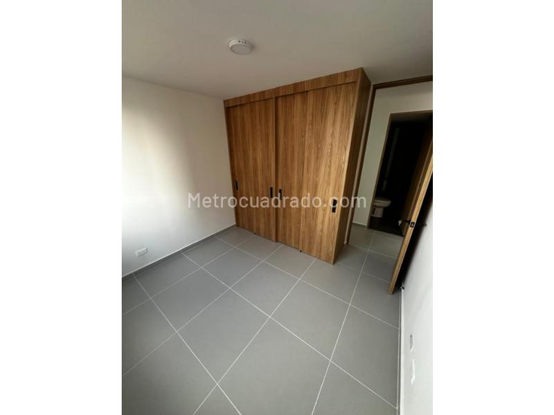 Apartamento de 2 Alcobas con Amenities en Altos de Calasanz - 9