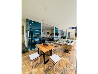 Casa de 4 alcobas en venta en Las Palmas, Medellín, 1530 m² · foto 12 de 19