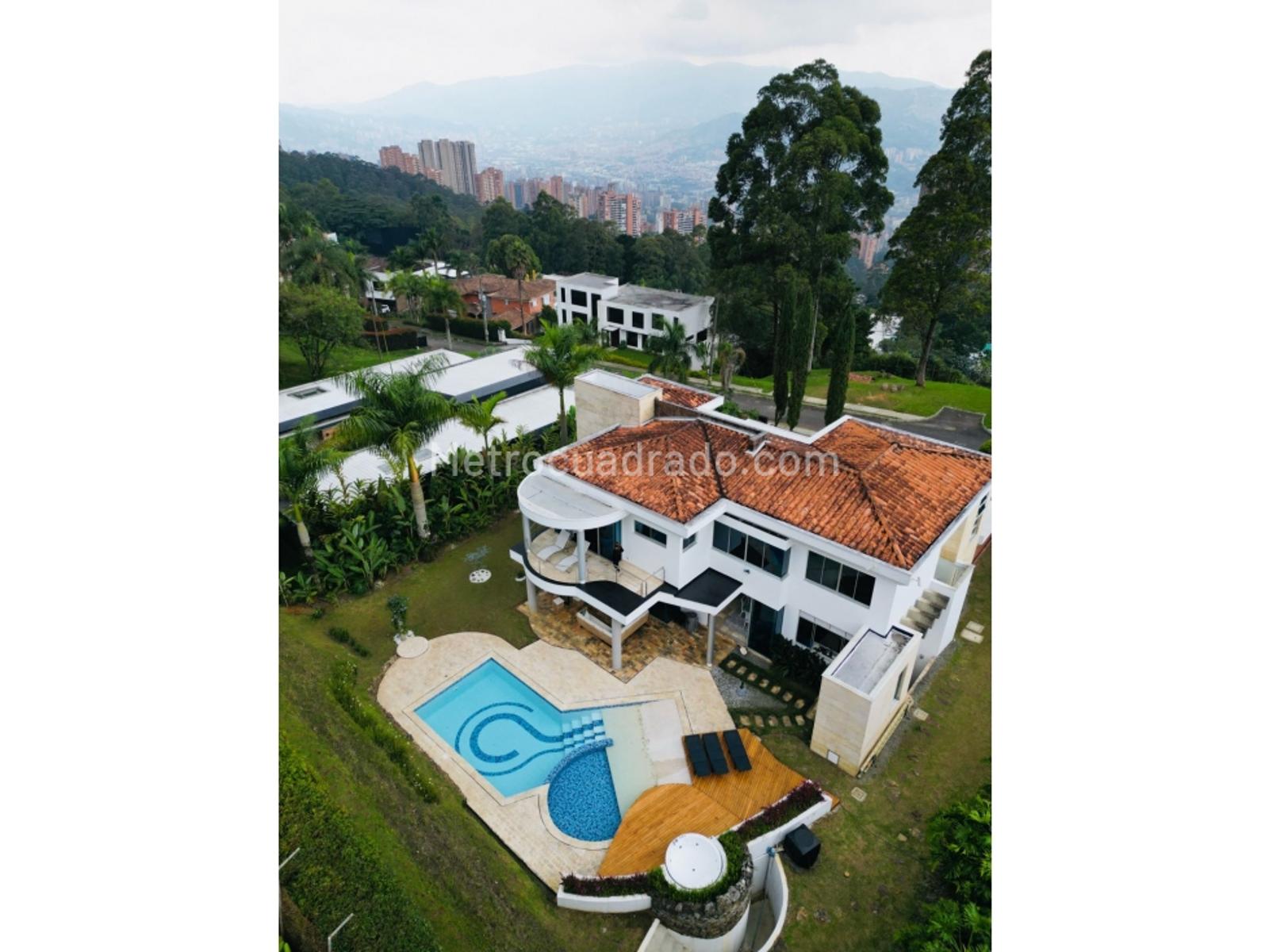 Casa de 4 habitaciones en venta en Palmas, Medellín — imagen 1 de 19
