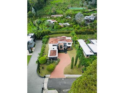 Casa de 4 alcobas en venta en Las Palmas, Medellín, 1530 m² · foto 2 de 19