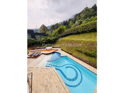 Casa de 4 alcobas en venta en Las Palmas, Medellín, 1530 m² · foto 4 de 19