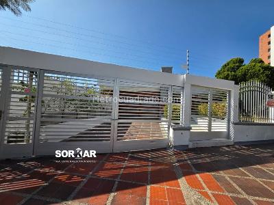 Casa de 5 alcobas en venta en Altos De Riomar, Barranquilla, 597 m² · foto 2 de 19
